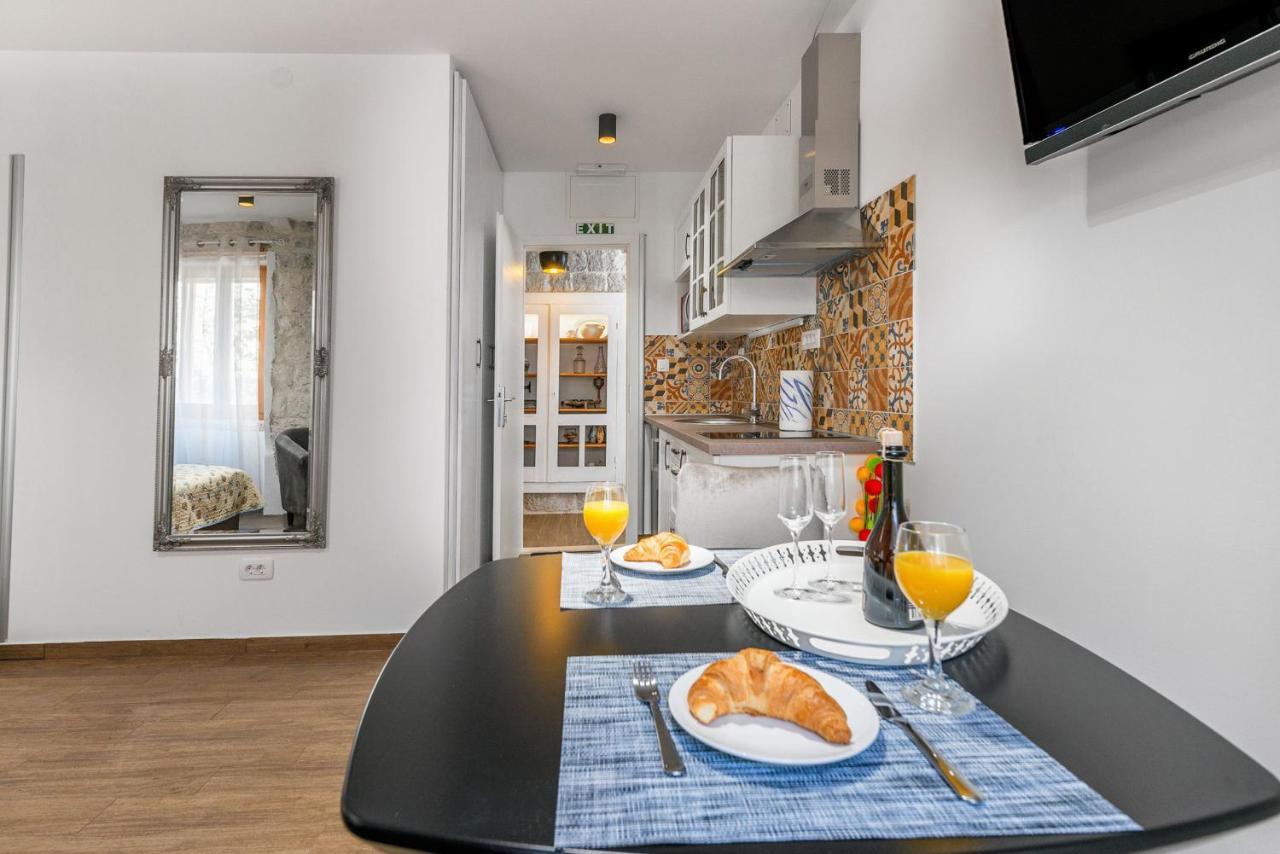 Vintage House Al Pozzo Aparthotel Χβαρ Εξωτερικό φωτογραφία