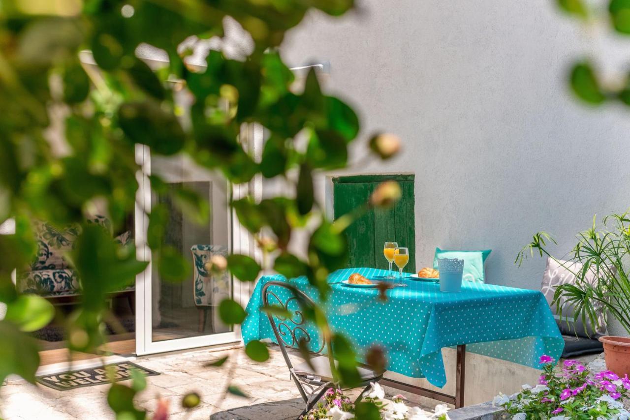 Vintage House Al Pozzo Aparthotel Χβαρ Εξωτερικό φωτογραφία