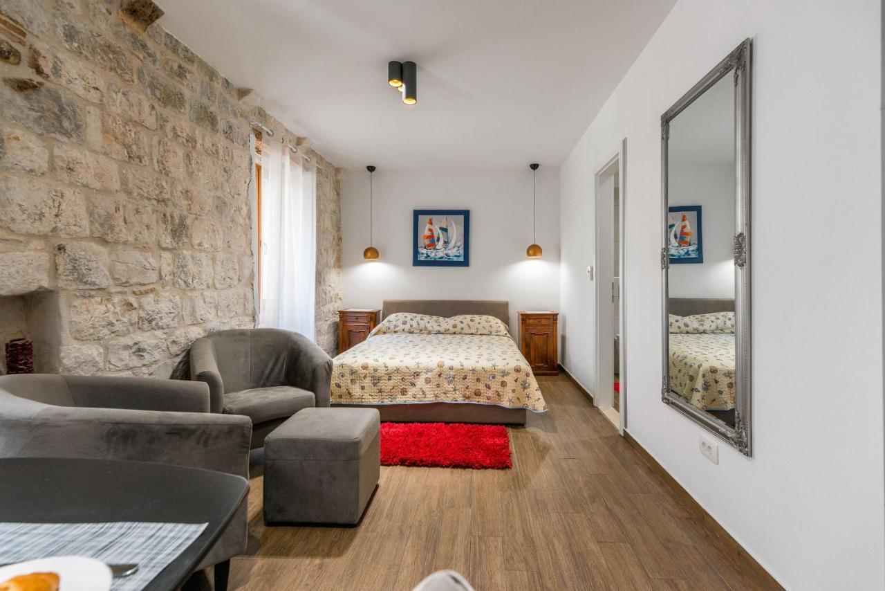 Vintage House Al Pozzo Aparthotel Χβαρ Εξωτερικό φωτογραφία