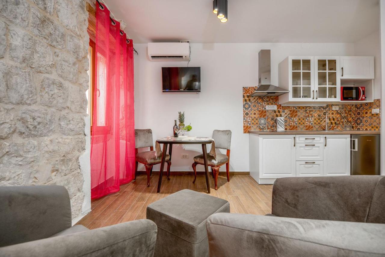 Vintage House Al Pozzo Aparthotel Χβαρ Εξωτερικό φωτογραφία