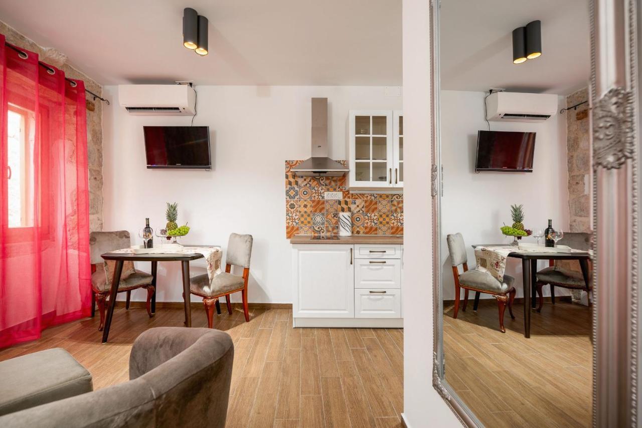 Vintage House Al Pozzo Aparthotel Χβαρ Εξωτερικό φωτογραφία