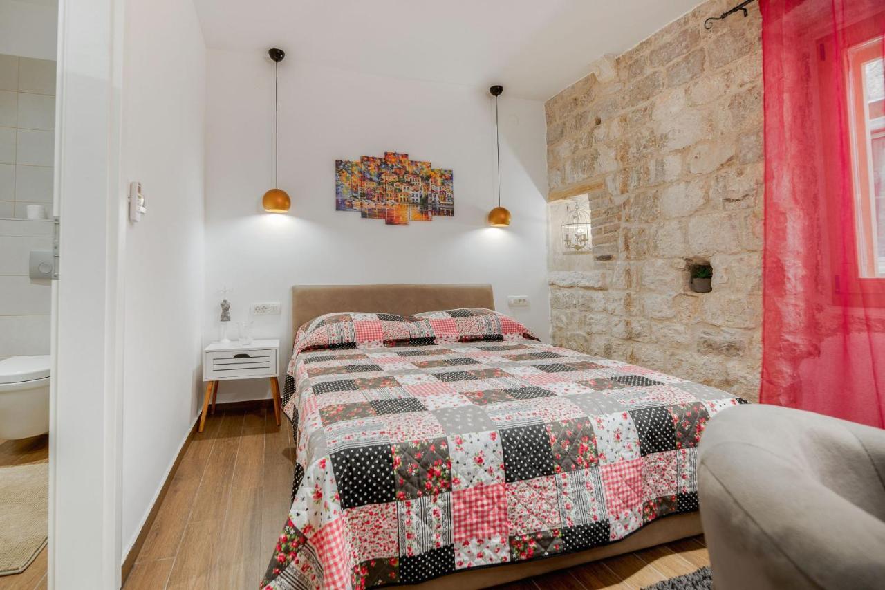 Vintage House Al Pozzo Aparthotel Χβαρ Εξωτερικό φωτογραφία