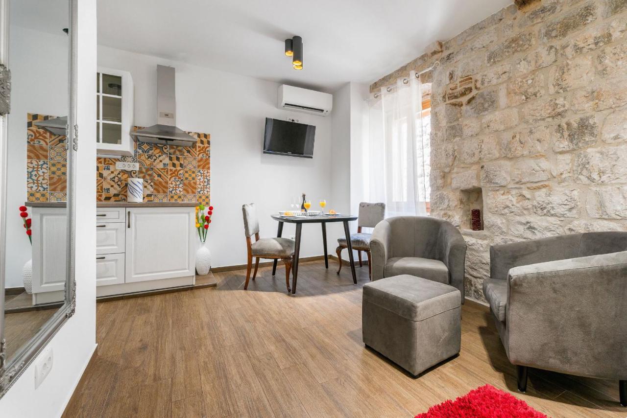 Vintage House Al Pozzo Aparthotel Χβαρ Εξωτερικό φωτογραφία