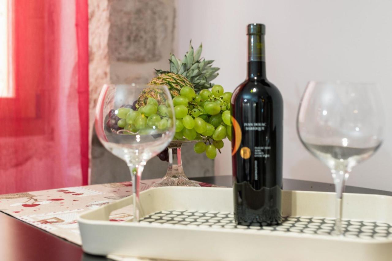 Vintage House Al Pozzo Aparthotel Χβαρ Εξωτερικό φωτογραφία